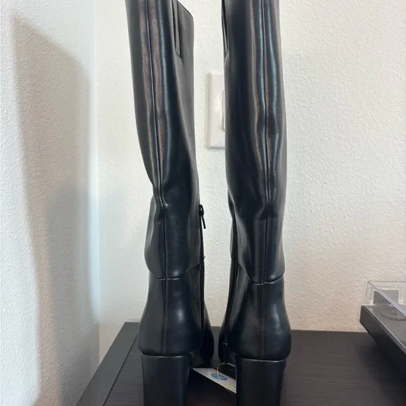 Wide Calf Black Knee-High Leather Boots - Picture 2 of 4